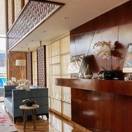Louis Kienne Hotel Pandanaran Semarang Exteriör bild