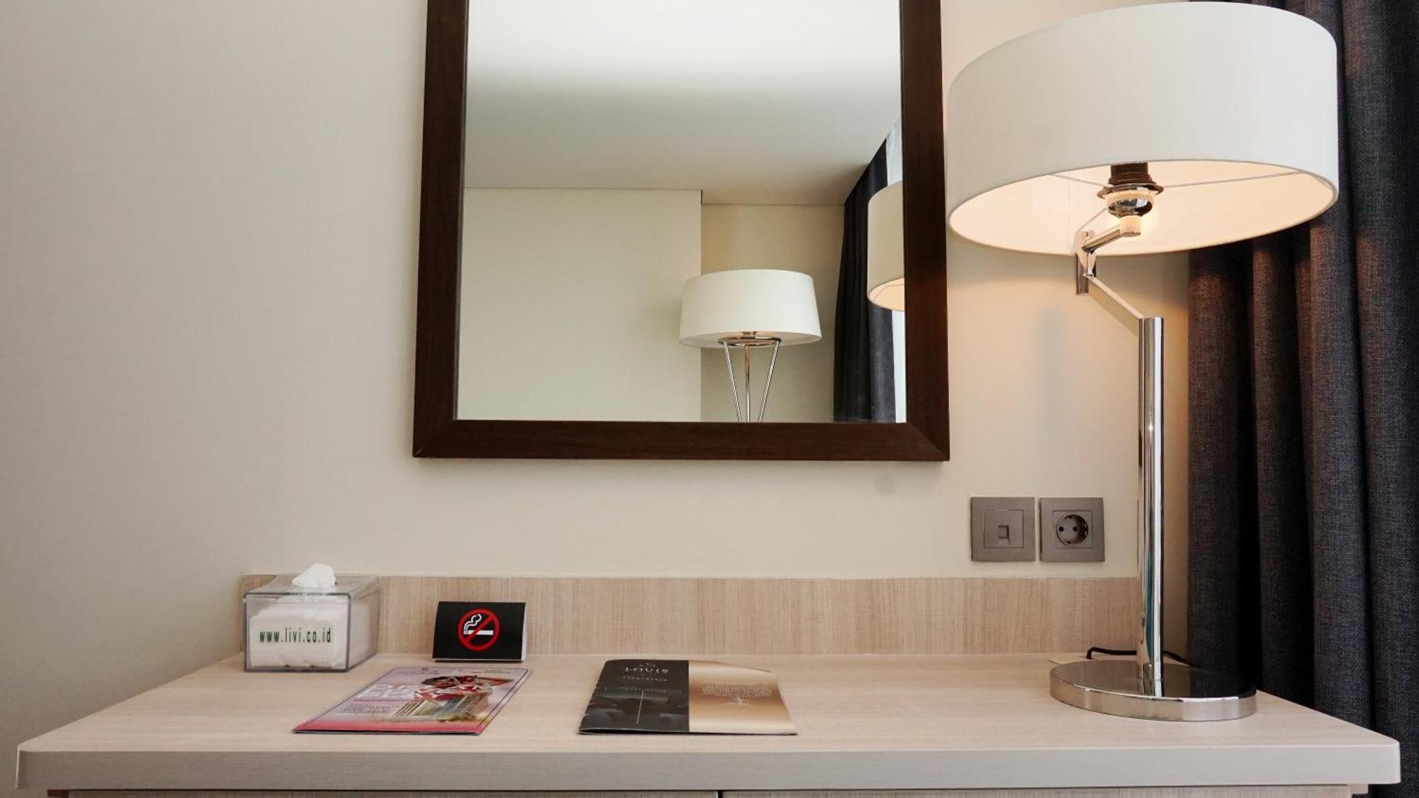 Louis Kienne Hotel Pandanaran Semarang Exteriör bild
