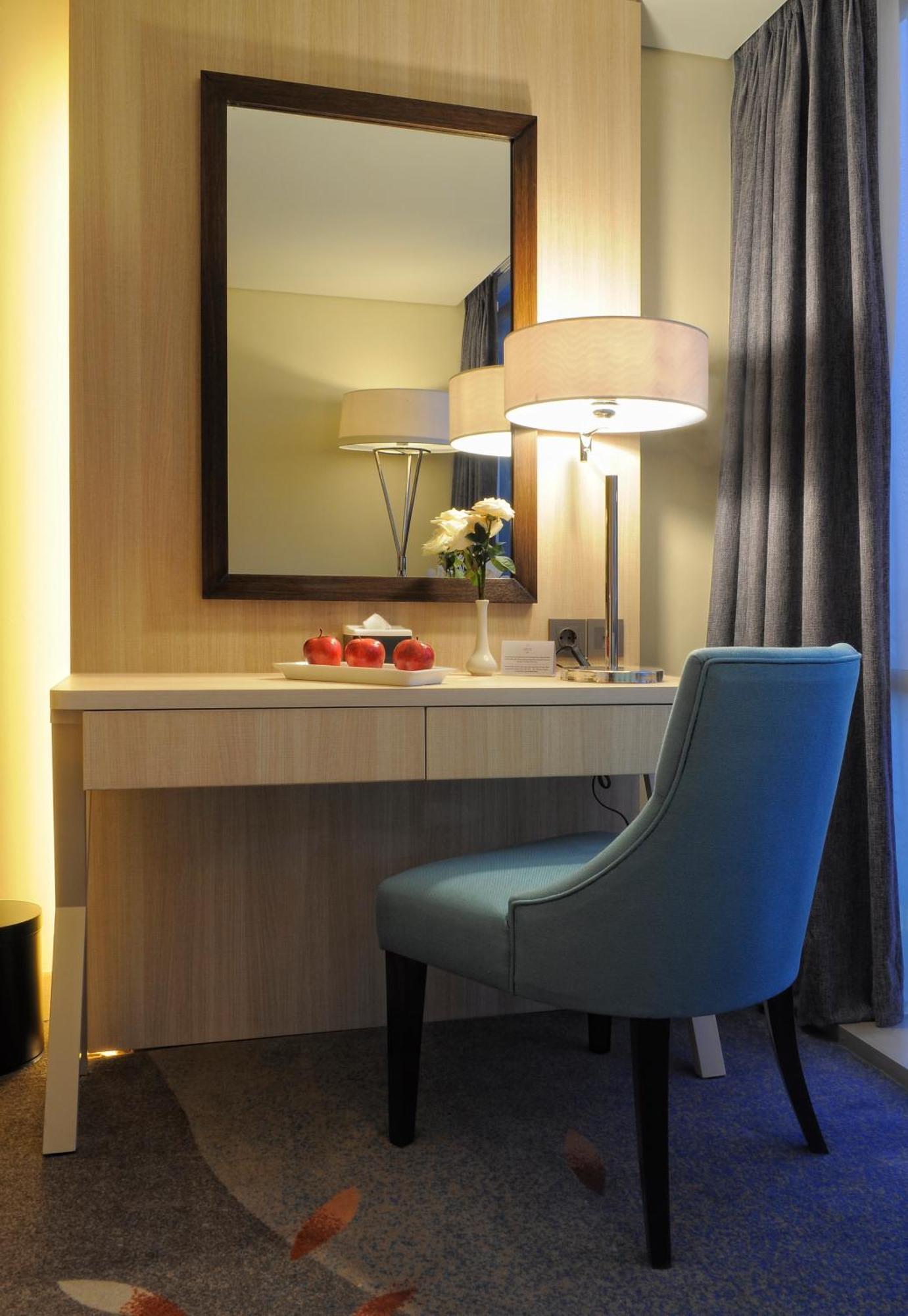 Louis Kienne Hotel Pandanaran Semarang Exteriör bild
