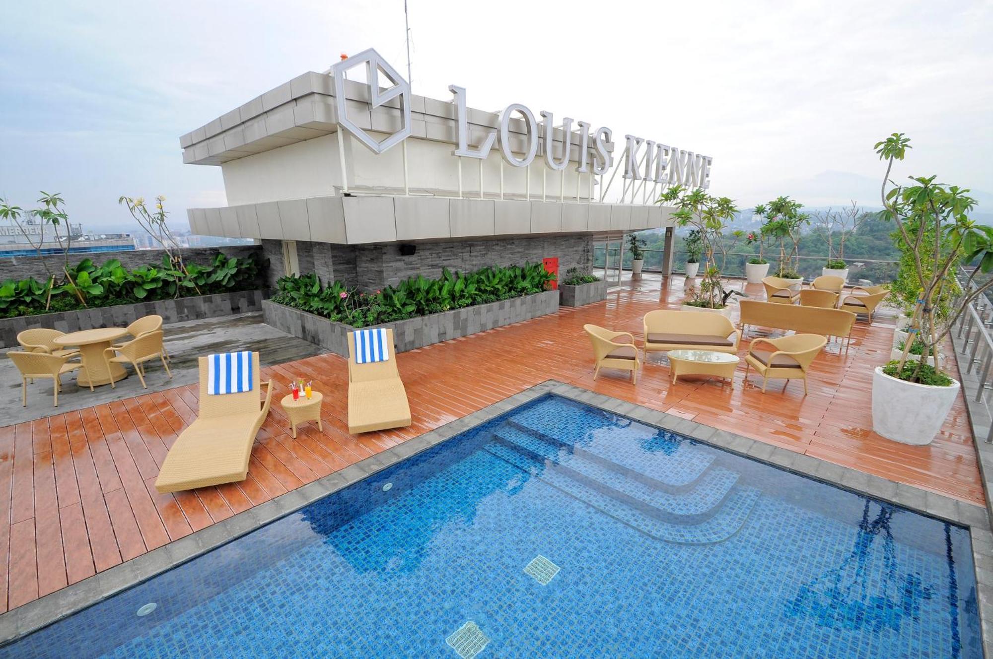 Louis Kienne Hotel Pandanaran Semarang Exteriör bild